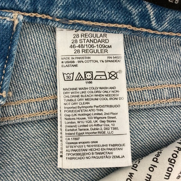 Banana Republic mid-rise jean short - Picture 7 of 9